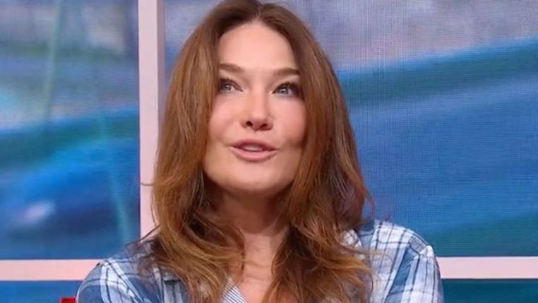 Carla Bruni aperçu en train de danser avec Nicolas Sarkozy