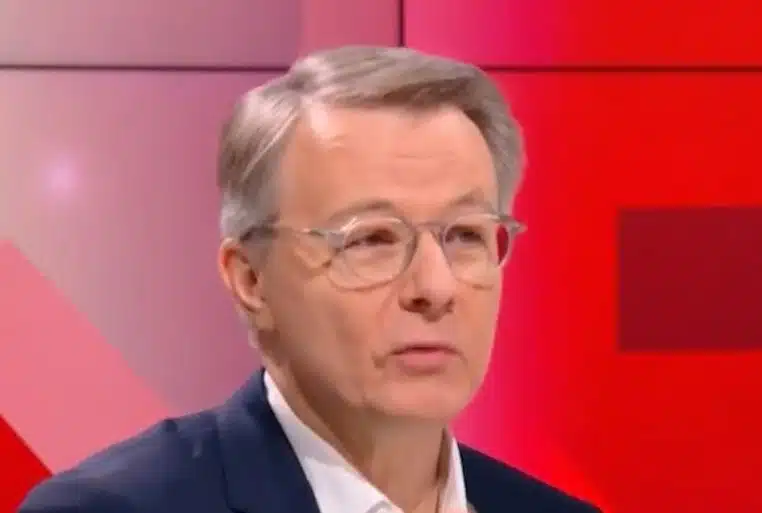 Dominique Schelcher, président de Coopérative U, en gros plan lors d’une interview sur le plateau de BFMTV