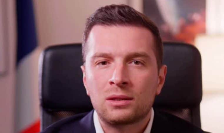 Jordan Bardella visé par un jet d'œuf