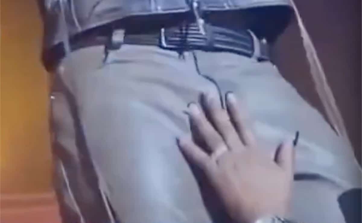 Mario victime d'une main baladeuse