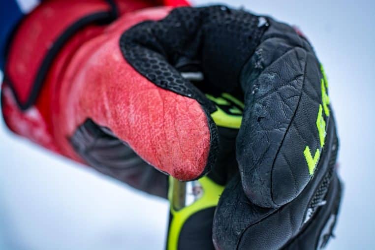 ski glove, glove, ski, skiing, skier, sports, winter sports, winter, close up