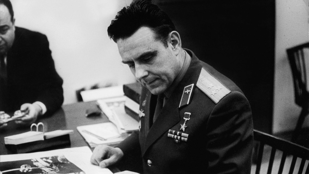 Cosmonaute Mort Espace