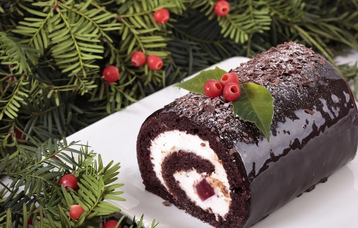 ENFANT trouve un caillou dans sa bucheee