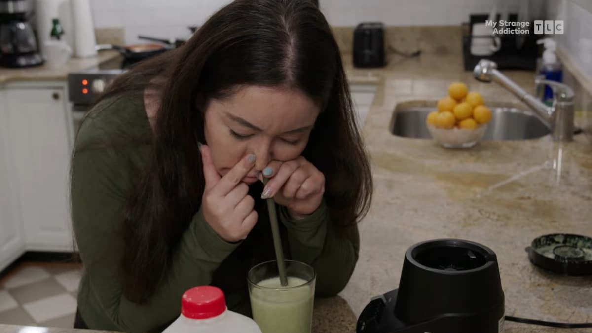 Femme Addiction Etrange