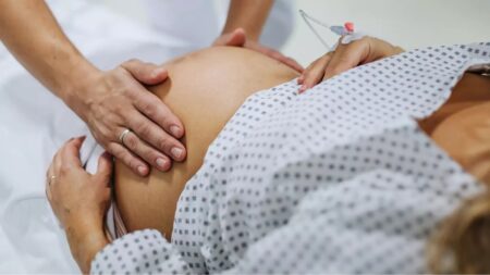 Femme enfant proces