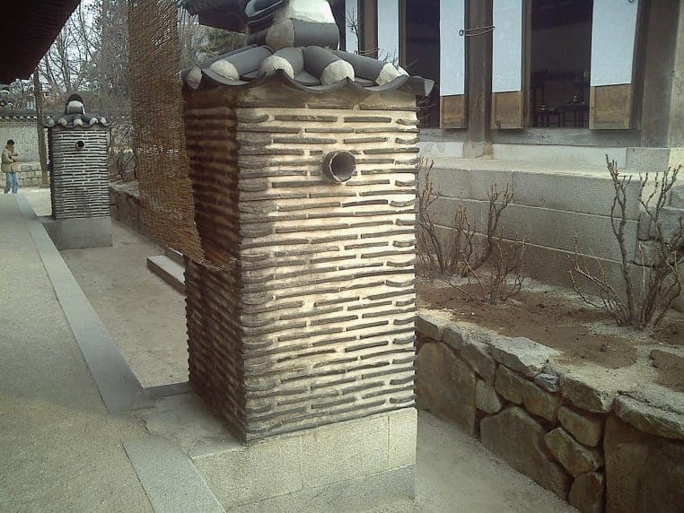 Vue d’un village traditionnel coréen à Séoul, Namsangol Hanok Village