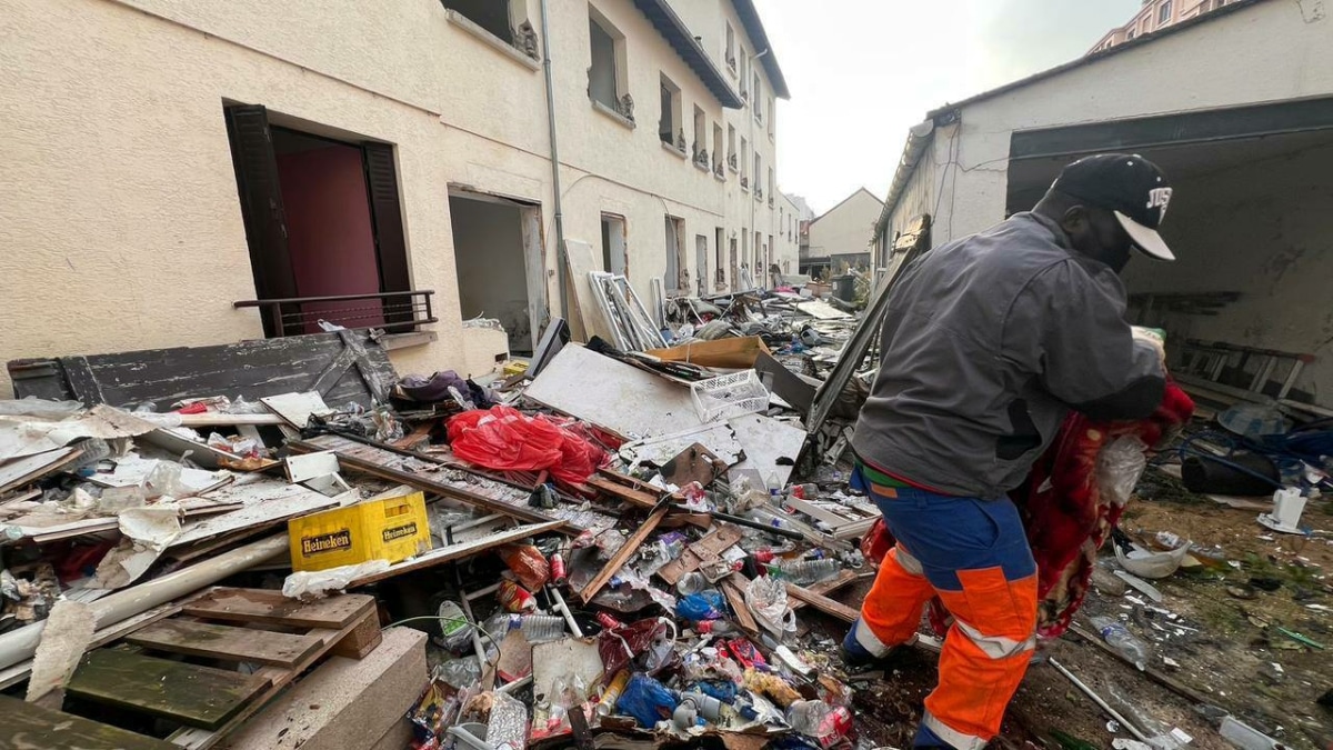 Squatteurs Dechets Terrain