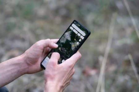 Un père retrouve sa fille enlevée le jour de Noël grâce à la localisation de son téléphone ee