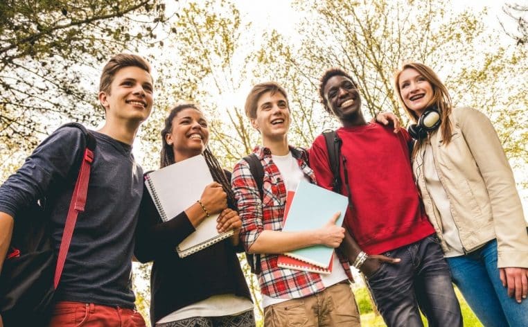 adolescent bébé actu