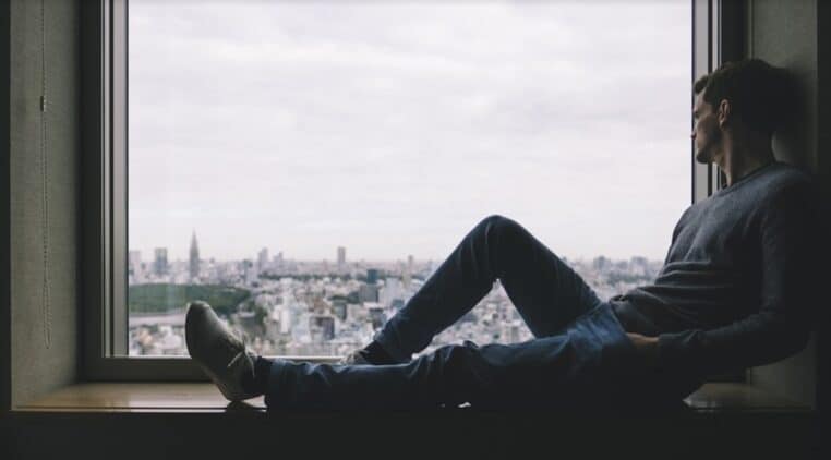 deux personnes vie echappe signes astrologique