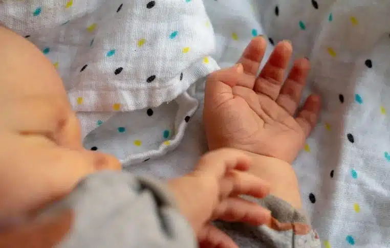 elle accouche dun bebe six kilos - copie