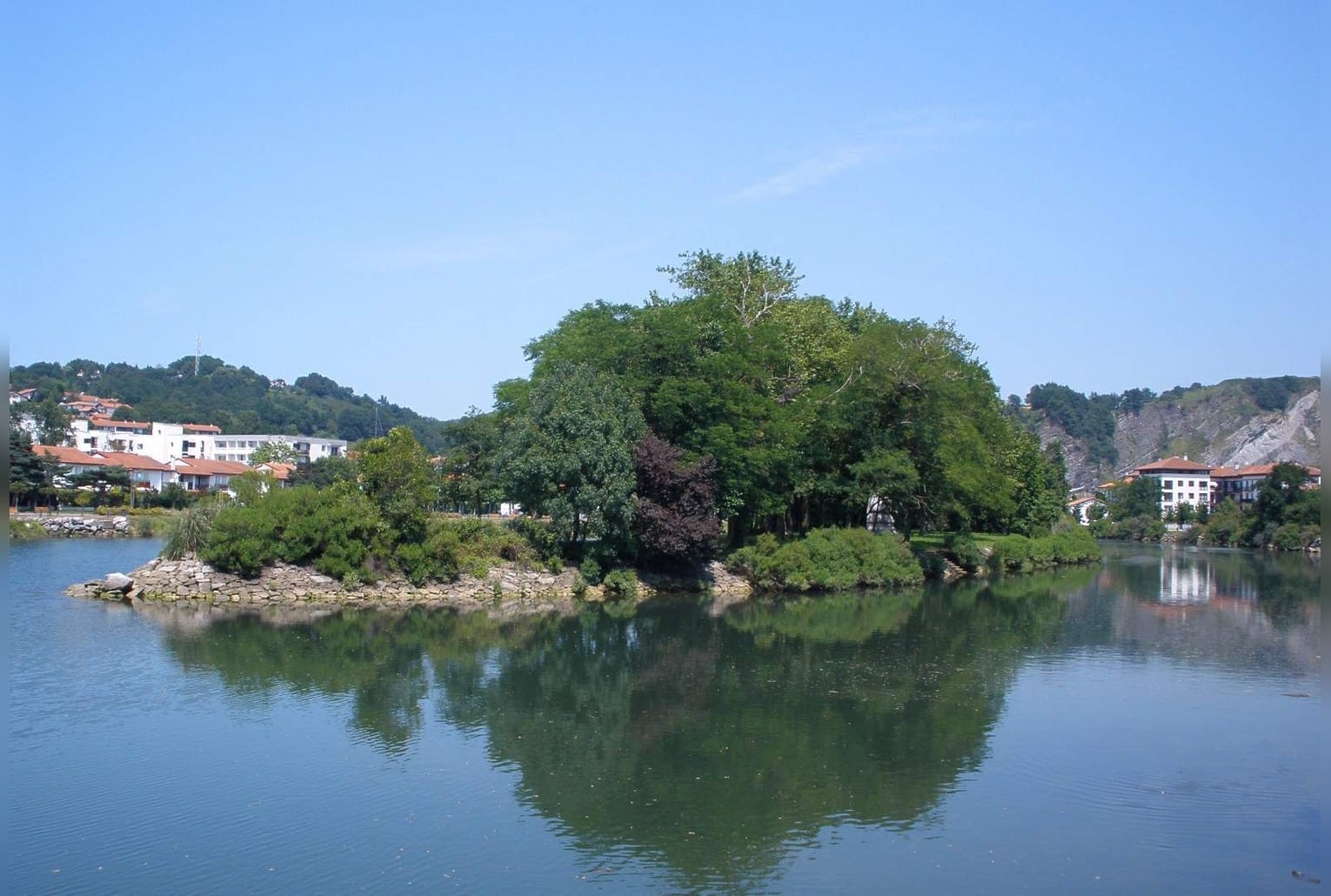 Île des Faisans sur la Bidassoa, entre Hendaye et Irun