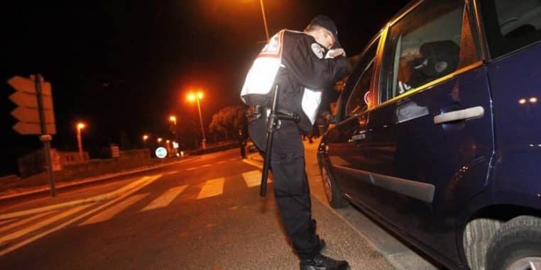 ivre il donne le volant à son fils 12 ansss