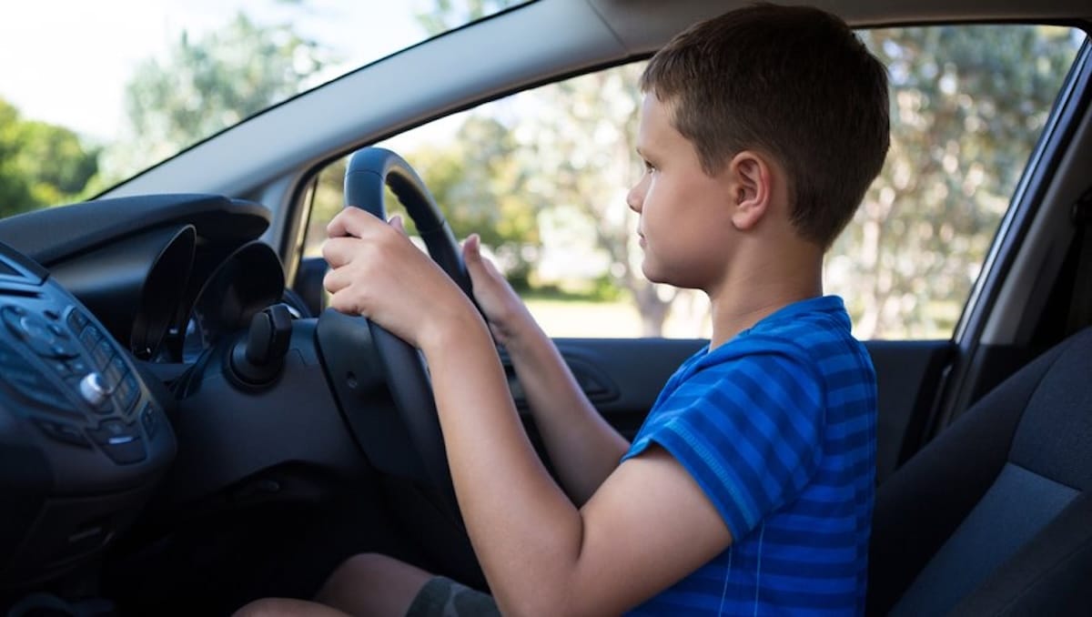 ivre il donne le volant à son fils 12 ansss