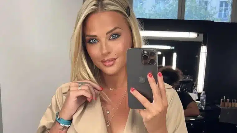 cyril hanouna loin de kelly veodovelli - copie