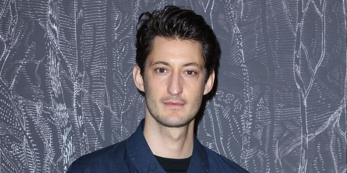 pierre niney filmé en compagnie de ses fillessss - copie