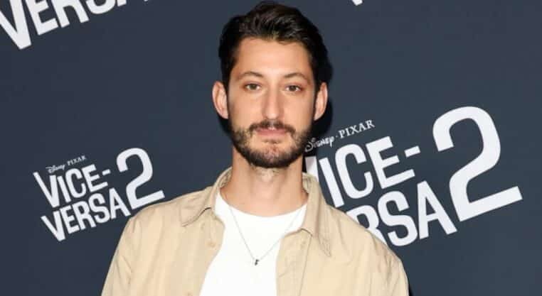 pierre niney filmé en compagnie de ses fillessss - copie