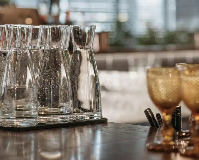 Les restaurants refusent de servir des carafes d'eau