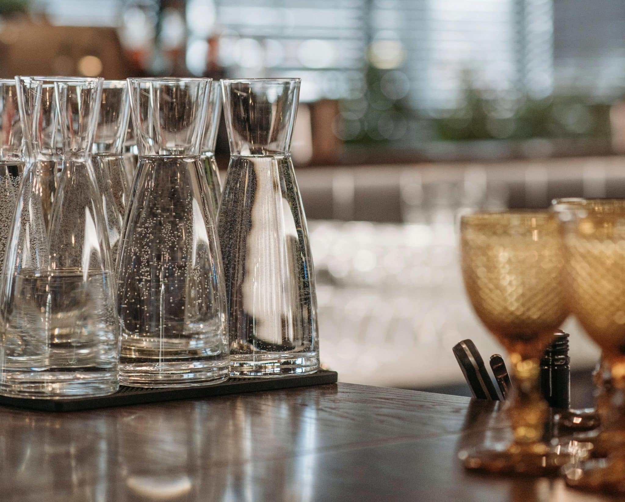 Les restaurants refusent de servir des carafes d'eau