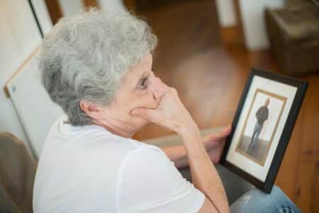Elle est privée de retraite