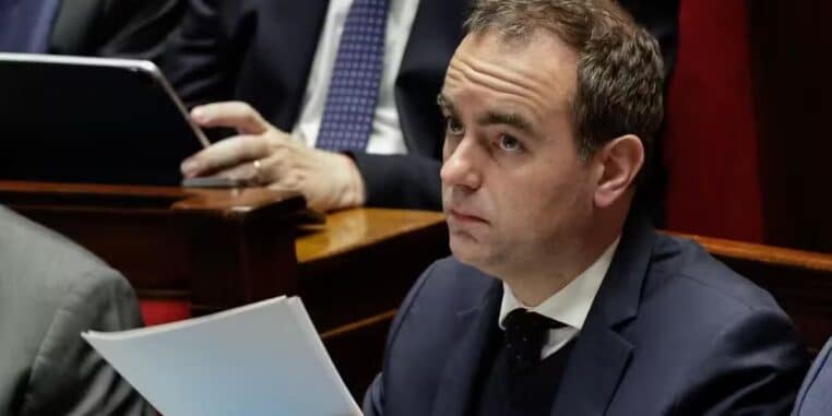 sebastien lecornu envisage un remaniement - copie