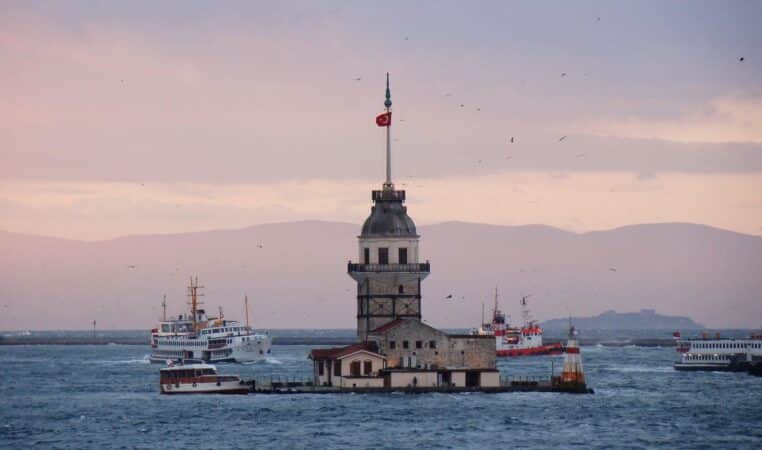 turkey, bosphorus, strait, istanbul, bridge, channel, vessel, black sea, clouds, sea, water, canal, ship, la turquie, le dé troit du bosphore, nature, pont, dé troit, le navire, la mer noire, les nuages, la mer, l'eau, boat, the pilot, pilot, bateau-pilote, piloto de barco, blue mosque