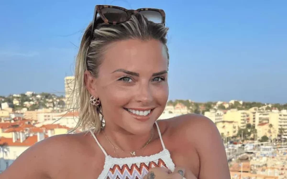 kelly vedovelli separee du pere de son bebe - copie