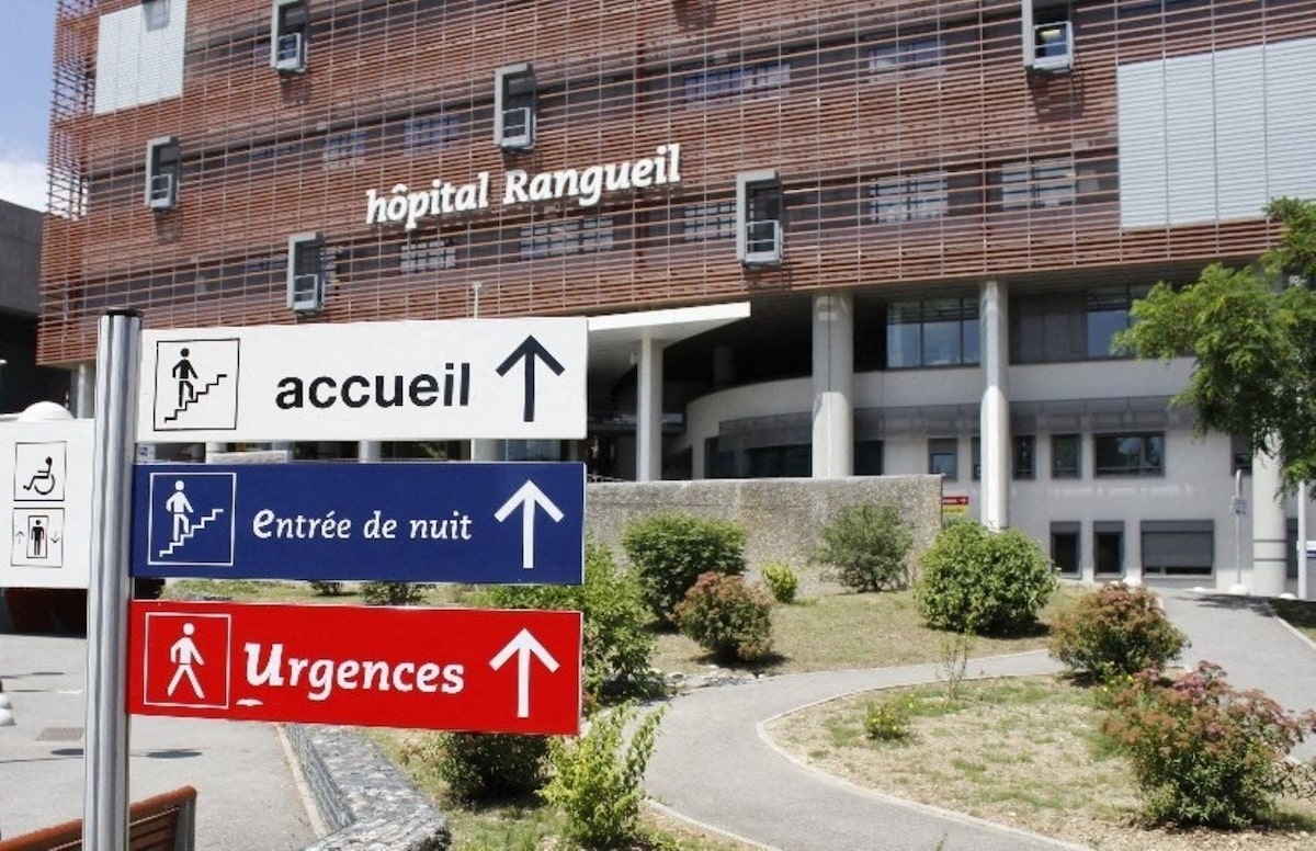 un homme se presente aux urgences obus rectum - copie