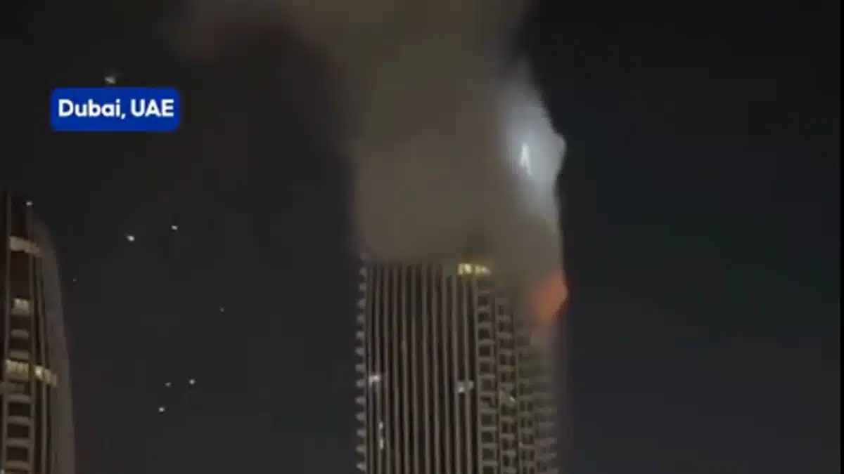 Dubai Batiment Flammes