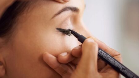 Eyeliner Noir Defauts