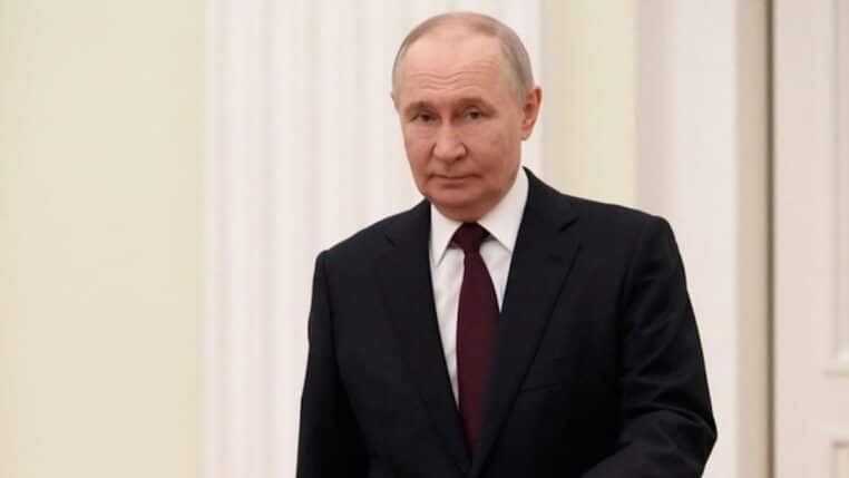 Vladimir Poutine pris violente quinte de toux