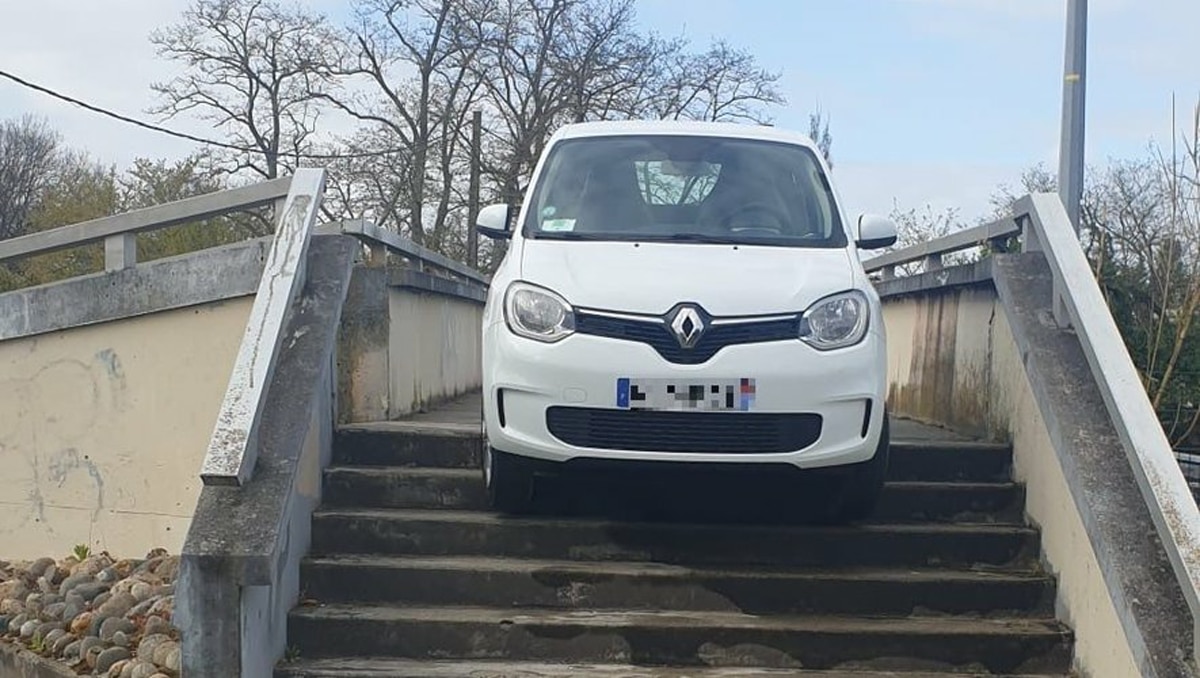 Voiture Coincee Toulouse