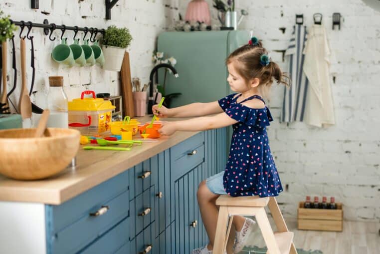 Action dévoile sa cuisine en bois pour enfants