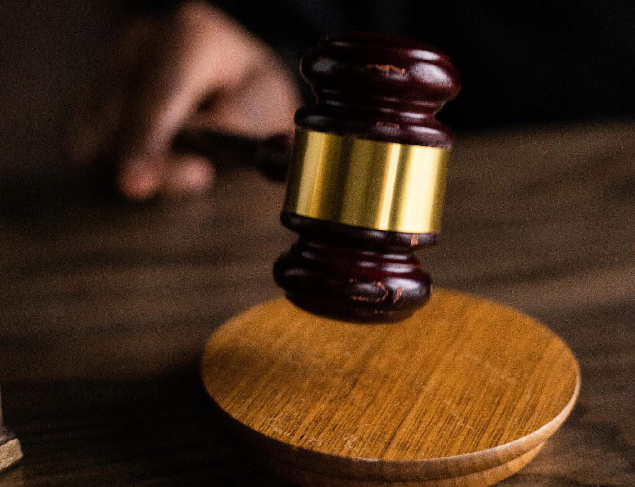 Condamné à mort, il purgera une peine de prison à vie