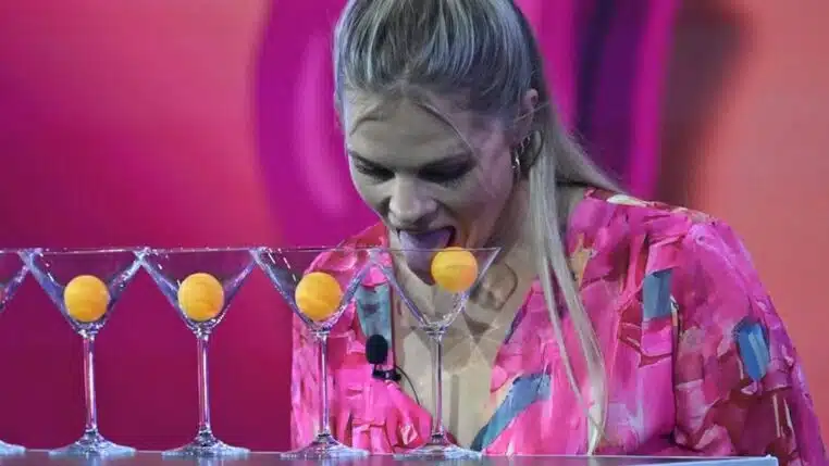 elle bat record du monde langue balle ping pong