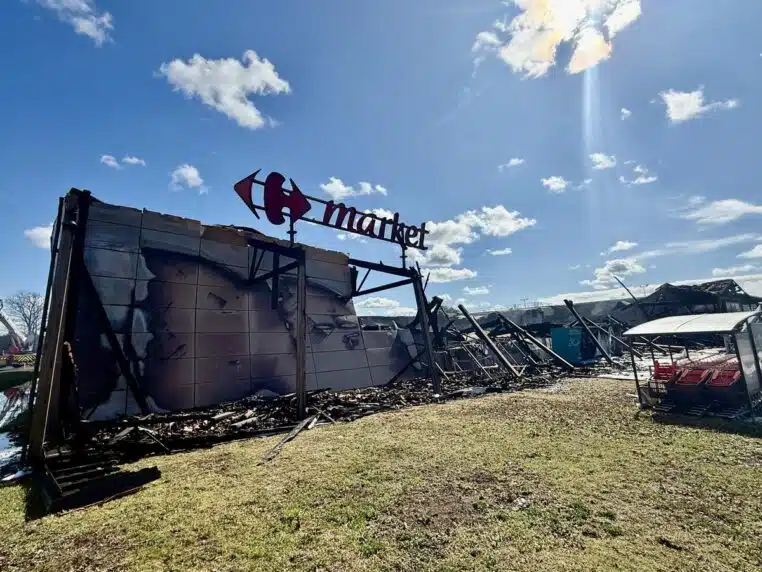 attrait pour le feu incendie carrefour - copie