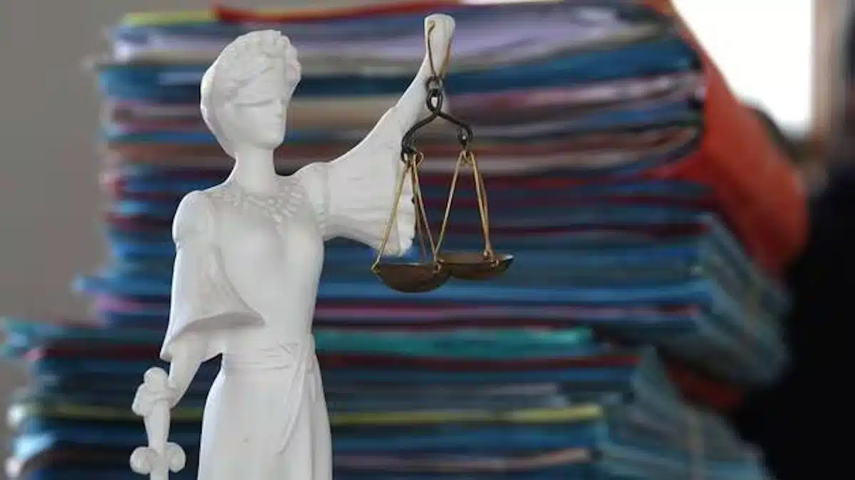 elle se fait traite pour circulation sangine elle perd la vue - copie