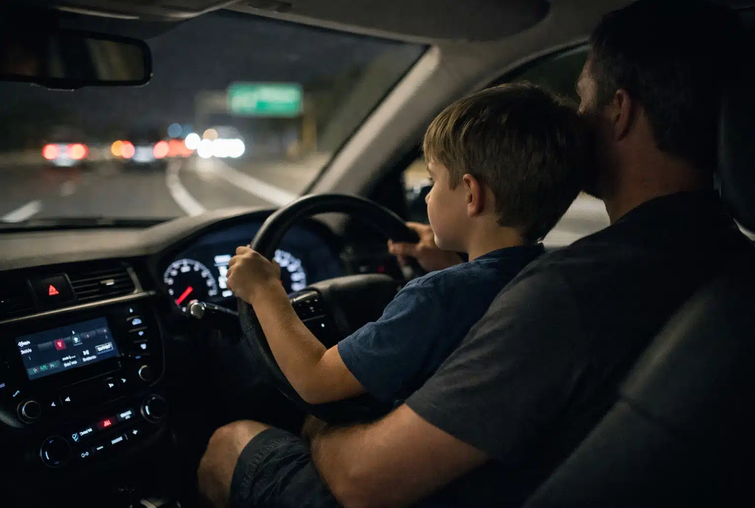 Image d’illustration sobre liée à l’affaire de l’enfant au volant sur autoroute en Australie.