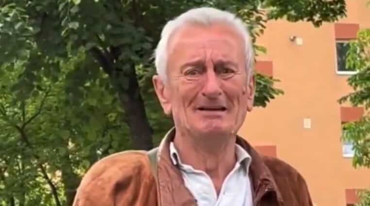 Il est dévasté par la vente de sa voiture