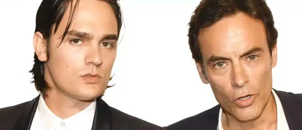 Anthony Delon et Alain-Fabien Delon face à face, tension visible entre les deux frères