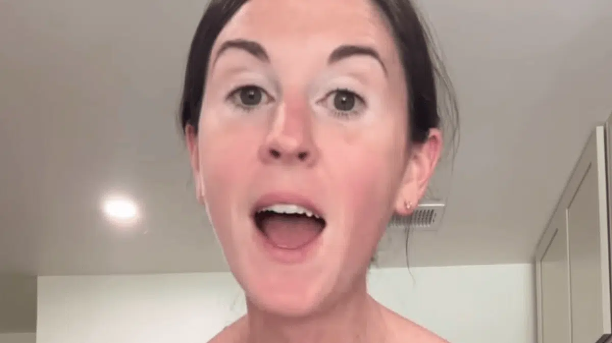 « C'est moi qui conduisais » : une influenceuse parentalité roule sur son fils de 23 mois