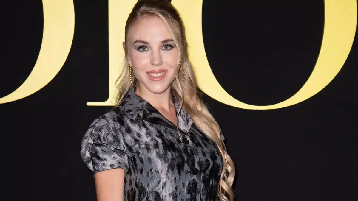 Maria Carolina de Bourbon des Deux-Siciles, compagne de Jordan Bardella, lors d'un événement Dior