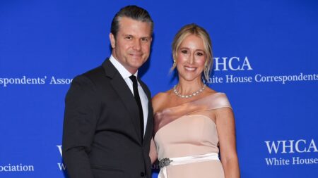 Dîner de la Maison-Blanche : la robe à 42 $ de l'épouse d'un ministre affole les réseaux