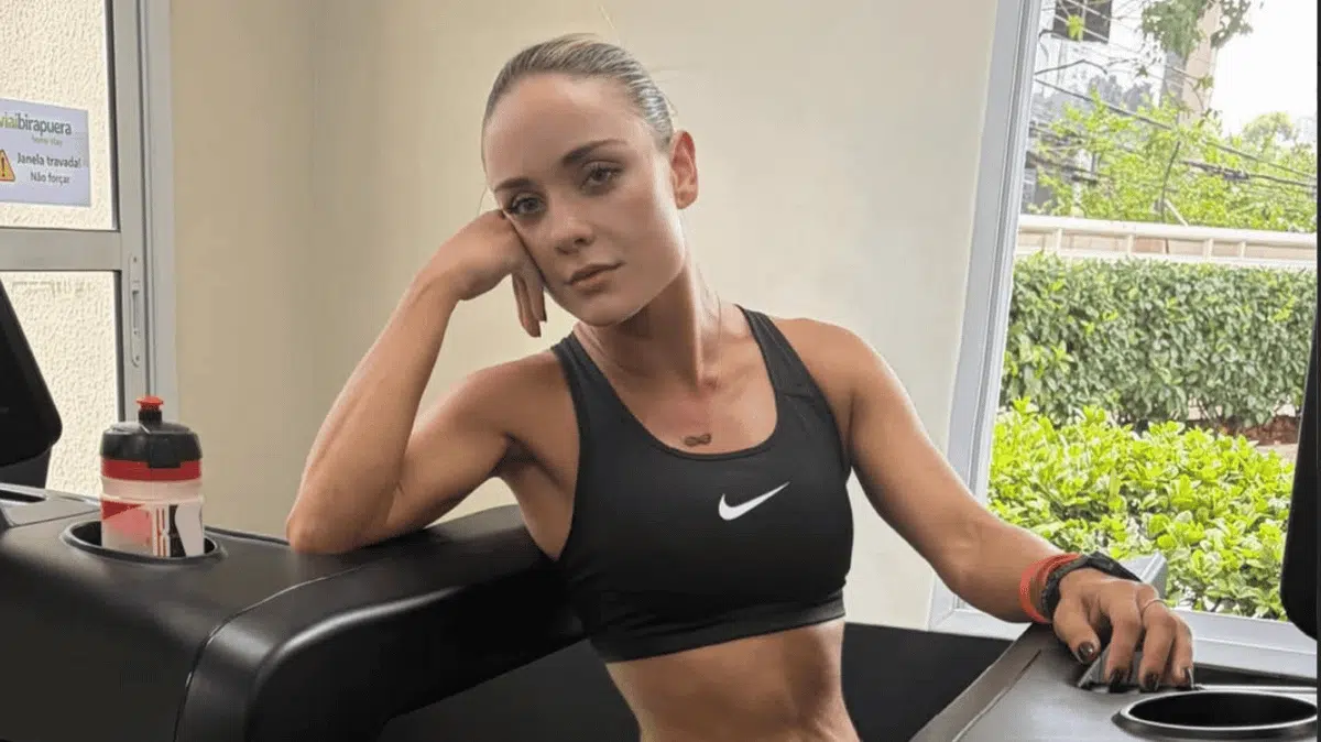 « Elle était trop faible » : une influenceuse de 38 ans meurt noyée pendant un Ironman malgré les supplications de ses amis