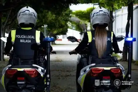Elles trouvent un portefeuille avec 1 332 € dans la rue — ce qu'elles en font redonne foi en l'humanité