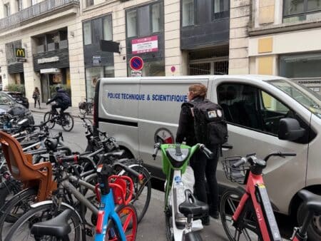 Il réalisait « Camping Paradis » et « Joséphine Ange Gardien » : sa femme retrouvée morte à Paris