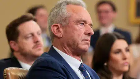 « Je retirais le pénis d'un raton laveur écrasé » : le journal intime du ministre de la Santé de Trump fait surface
