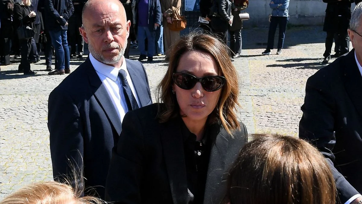 « J'étais par terre » : le discours déchirant de Laura Smet aux obsèques de Nathalie Baye