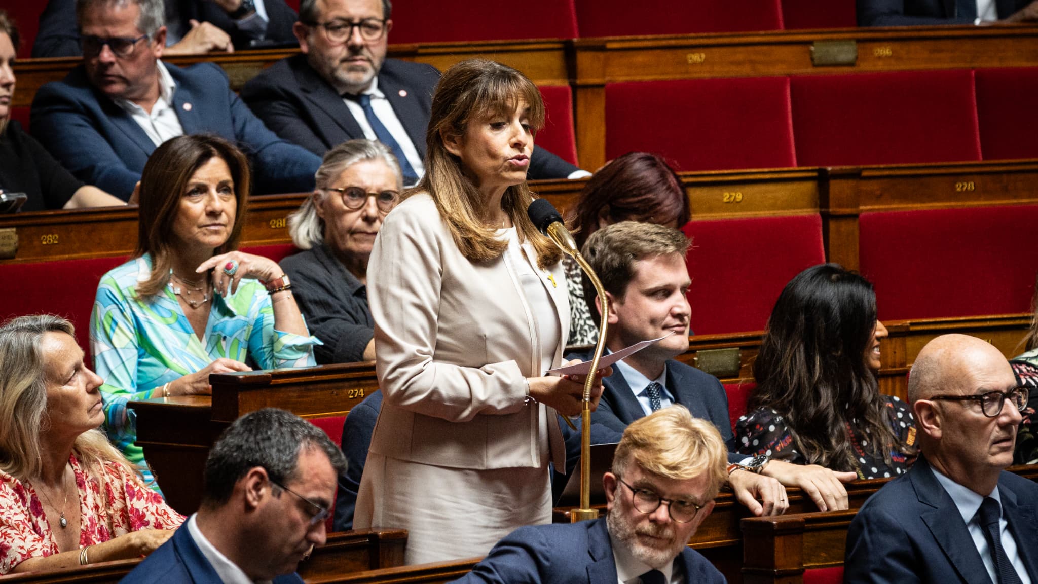 Caroline Yadan, députée apparentée au groupe Ensemble pour la République, prend la parole à l'Assemblée nationale