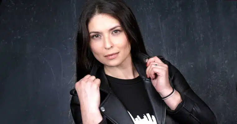 Lucie Bernardoni placée en garde à vue : 30 heures au commissariat pour violences sur sa fille